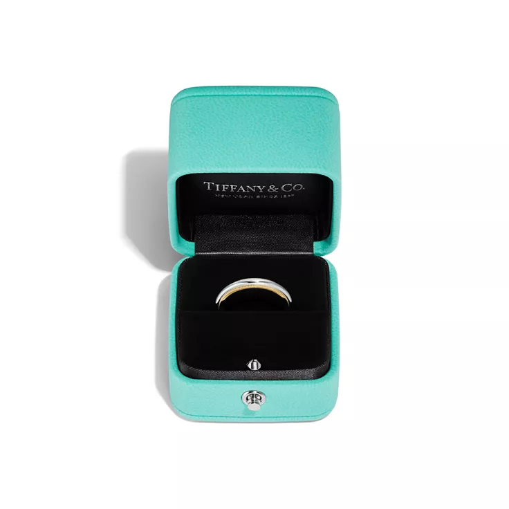 Tiffany Together:Alianza con milgrain de oro amarillo y platino, 4