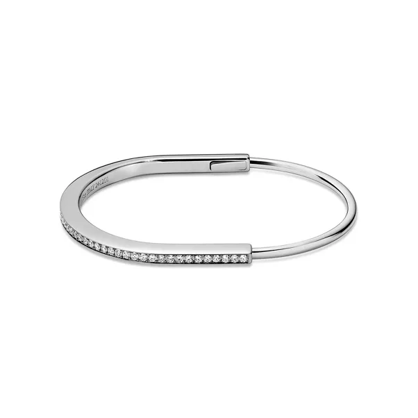 Bracelet jonc étroit en or blanc 18 carats et pavé de diamants demi-cercle