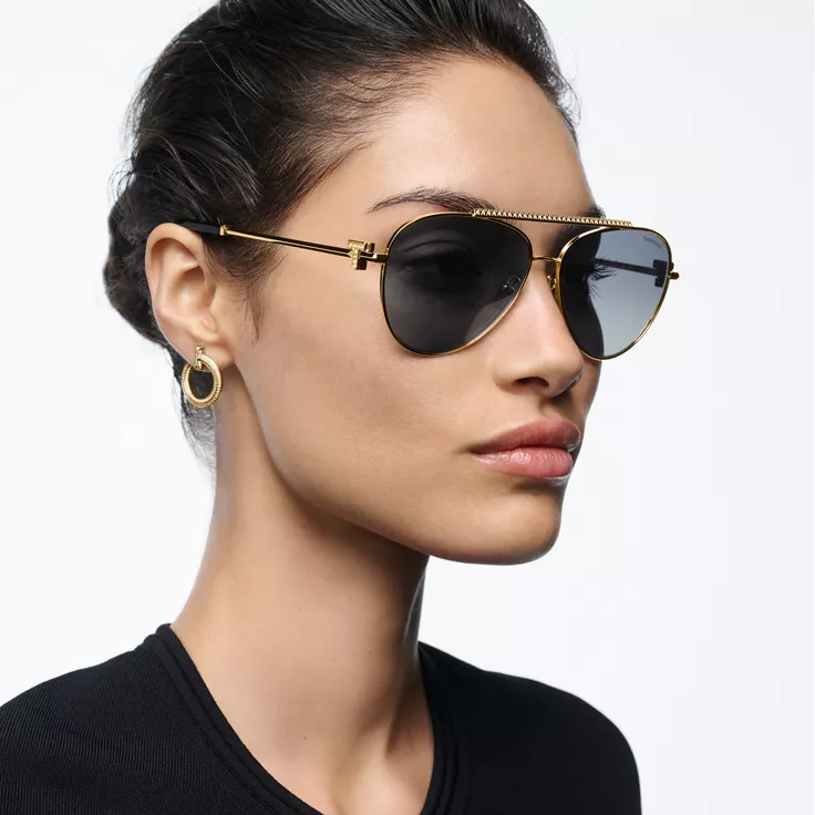 Tiffany T:Gafas de sol de metal dorado claro con cristales color gris degradado, 1