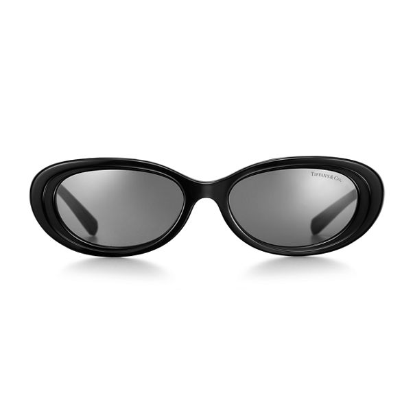 Return to Tiffany®:Sonnenbrille aus schwarzem Acetat mit dunkelgrauen Gläsern