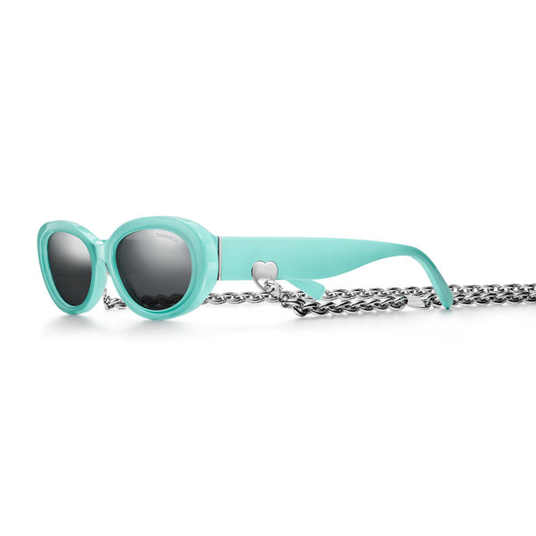 Return to Tiffany®:Sonnenbrille aus Acetat in Tiffany Blue® mit dunkelgrauen Gläsern