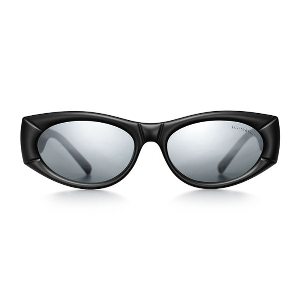 Return to Tiffany®:Sonnenbrille aus schwarzem Acetat mit verspiegelten grauen Gläsern