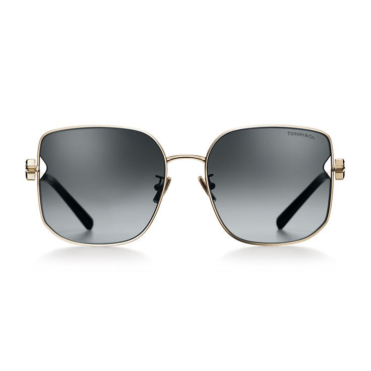 Tiffany T:Sunglasses in Pale Gold-coloured Metal with Grey Gradient Lenses image number 2