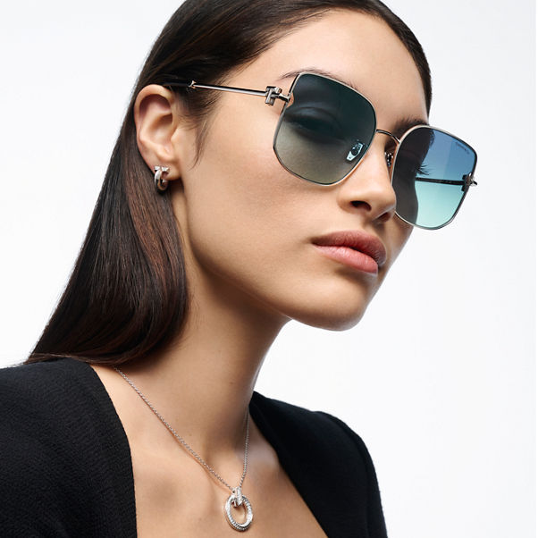 Tiffany T:Sonnenbrille aus silberfarbenem Metall mit Gläsern mit Farbverlauf in Tiffany Blue®