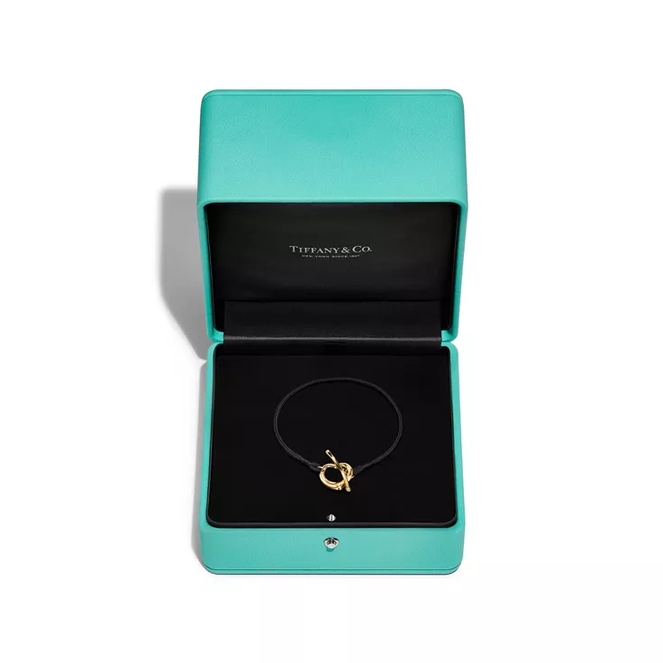 Elsa Peretti®:Pulsera Open Heart de oro amarillo con cordón de seda color negro, 4