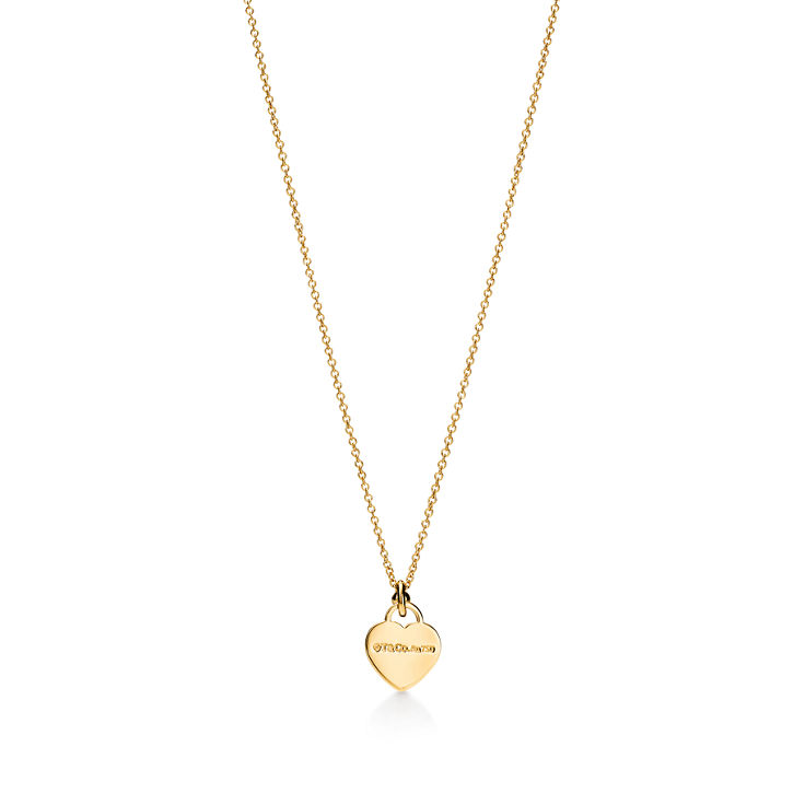 Return to Tiffany™:Mini Heart Tag Pendant in Yellow Gold with a Diamond image number 4