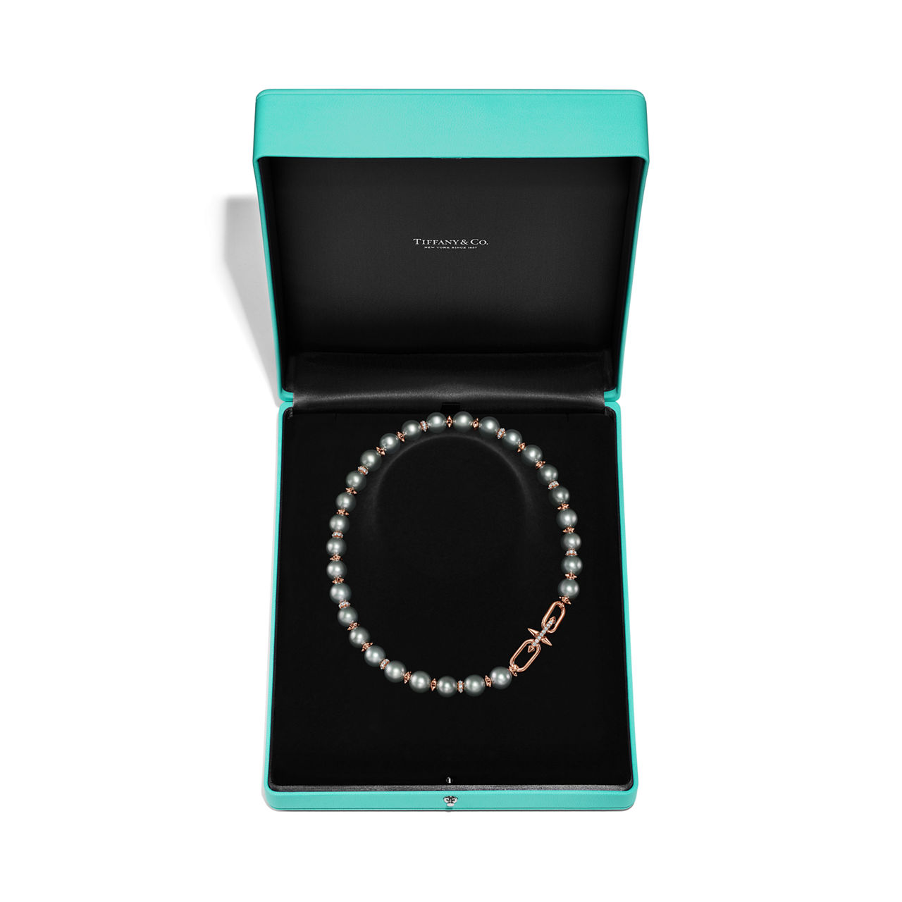 Tiffany Titan by Pharrell Williams:Tahitian Pearl Necklace in Gold with Diamonds image number 7