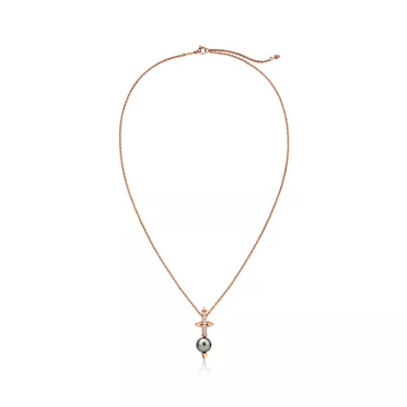 Collezione Tiffany Titan by Pharrell Williams:Pendente con perla di Tahiti in oro e diamanti, 3