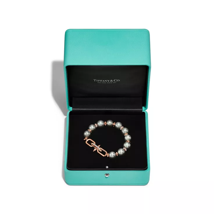 Tiffany Titan by Pharrell Williams:Tahitian Pearl Bracelet in Gold with Diamonds, 6