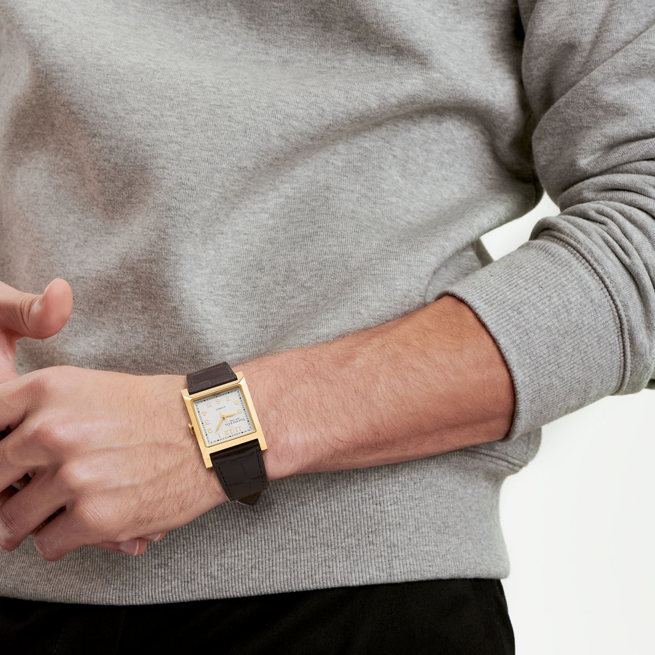 Mechanische 30-mm-Uhr in Gelbgold