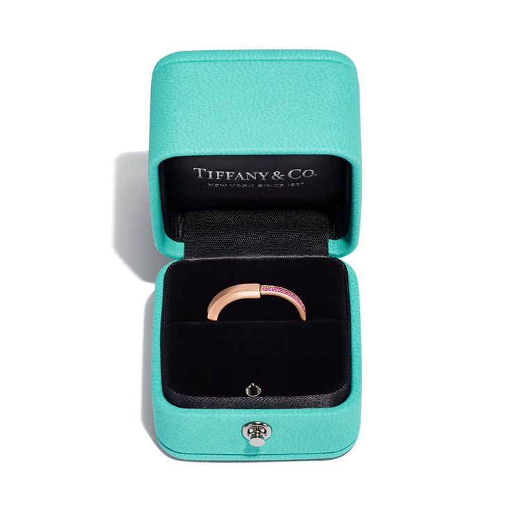 Tiffany Lock:Bague en or rose et saphirs roses. Small. numéro dimage {1}