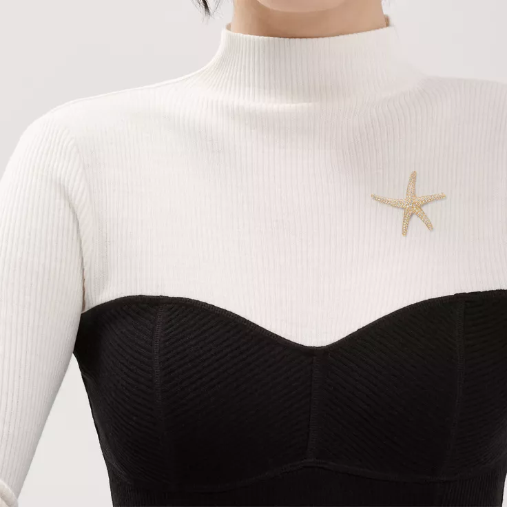 Elsa Peretti&reg;:Starfish Brooch in Yellow Gold with Pav&eacute; Diamonds, 1