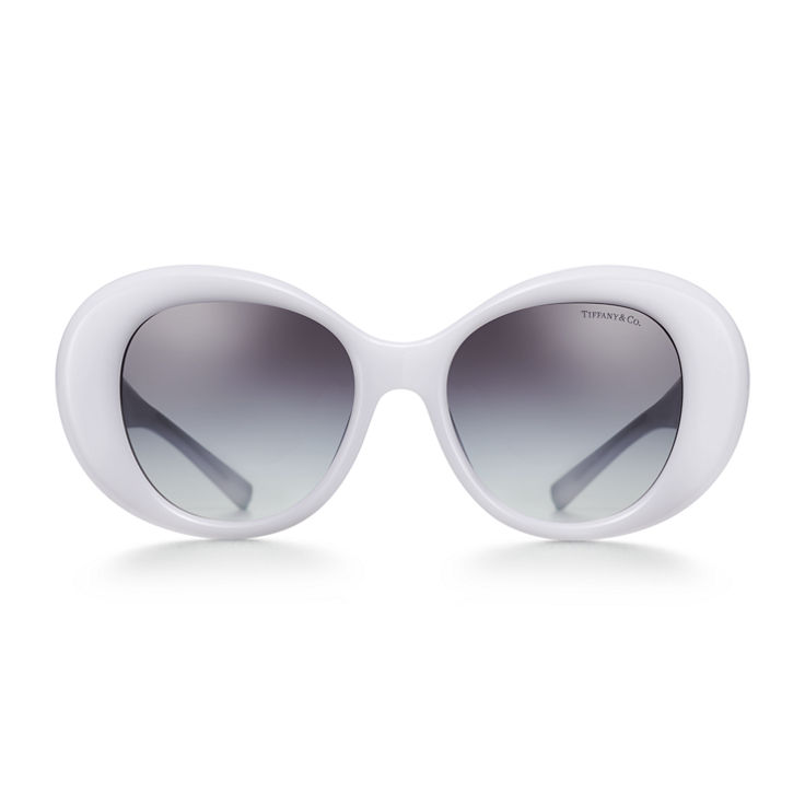 Collezione Return to Tiffany™:Occhiali da sole in acetato bianco opale con lenti grigie numero immagine 1