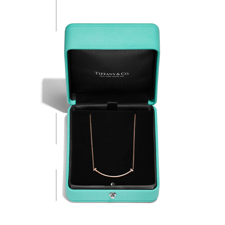 Tiffany T:Smile Small Pendant in Rose Gold with Diamonds image number 5