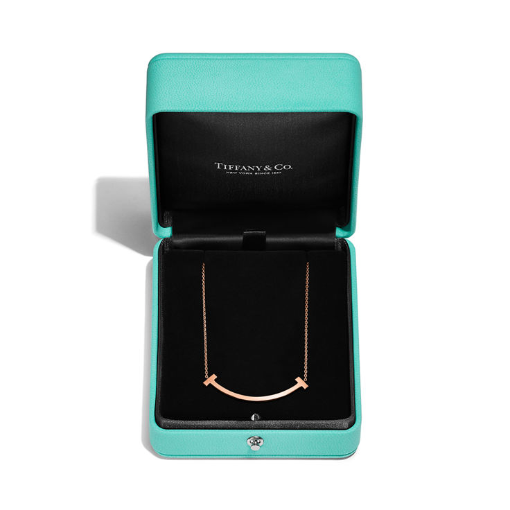 Tiffany T:Smile Medium Pendant in Rose Gold image number 6