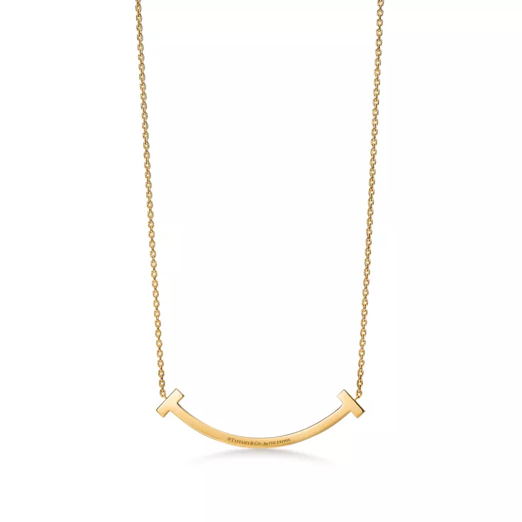 Tiffany T:Smile Medium Pendant in Yellow Gold, 4