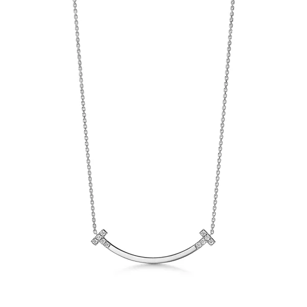 Colgante Smile mediano de oro blanco con diamantes