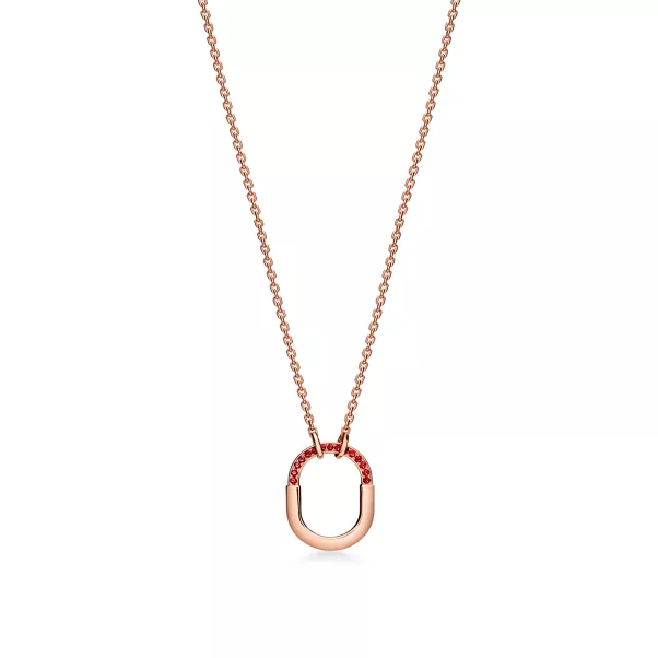 Kleiner Anhänger in Roségold mit Rubinen