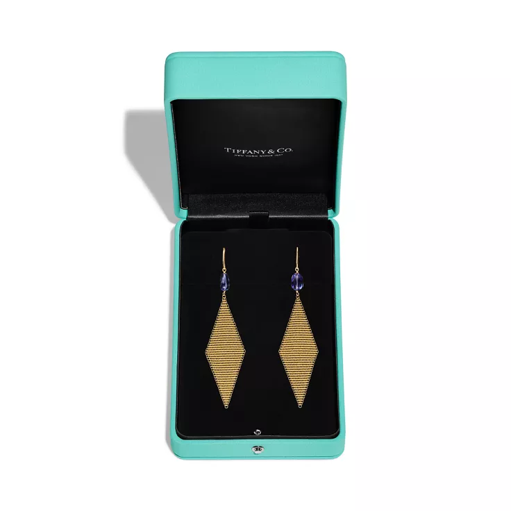 Elsa Peretti®:Mesh Earrings in Yellow Gold with Tumbled Tanzanite Beads, 4