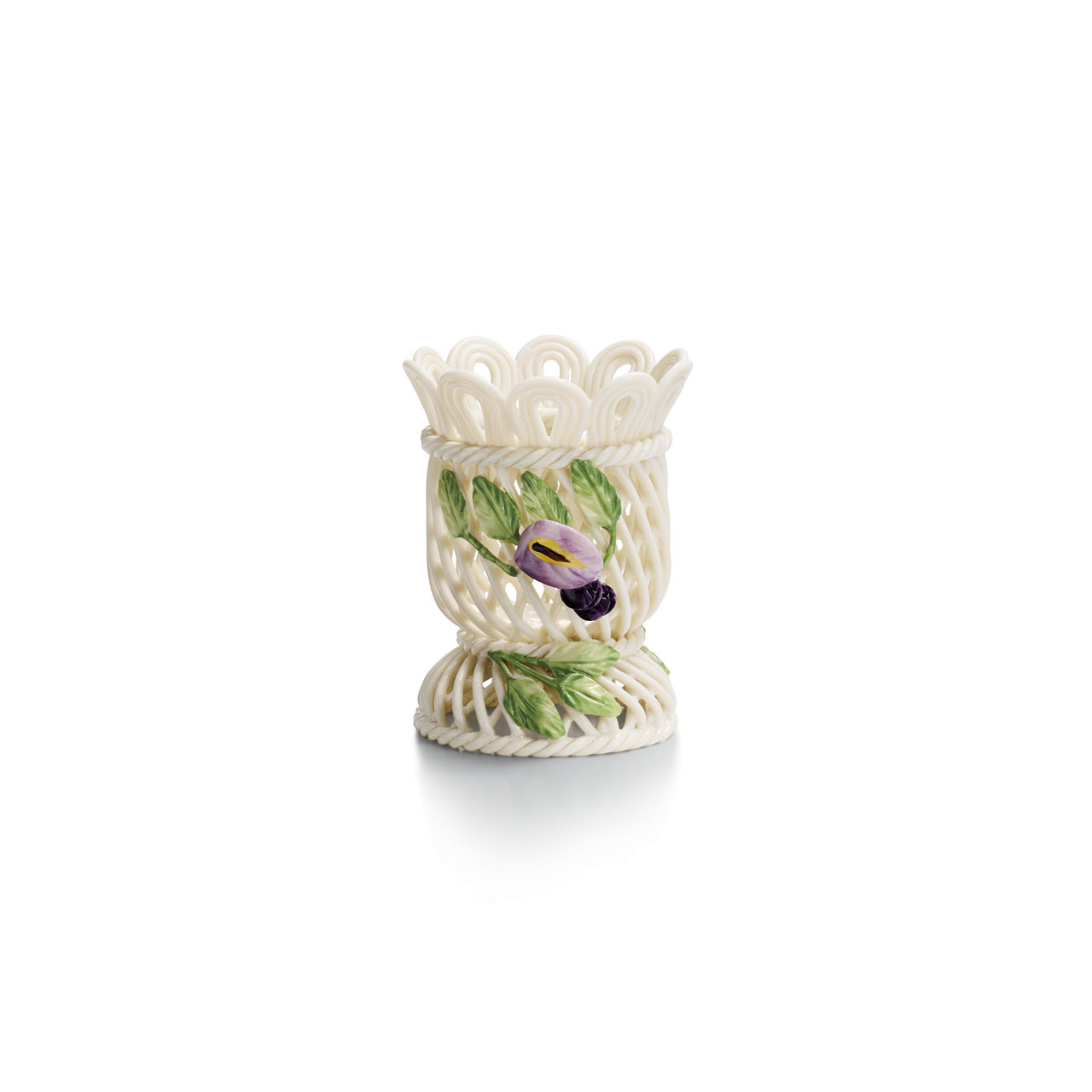 Woven Egg Cup in Porcelain