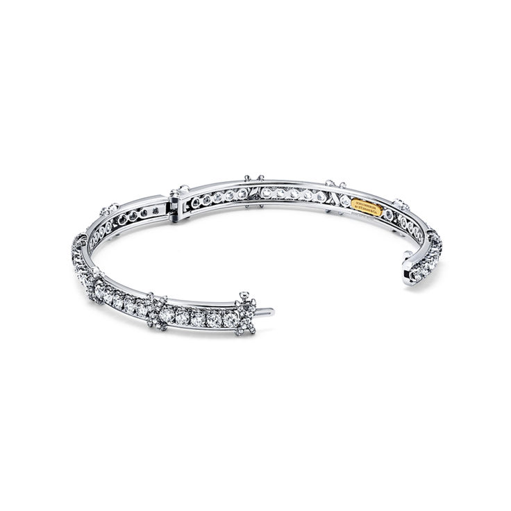 Sixteen Stone by Tiffany:Bangle in Platinum and Yellow Gold with Diamonds image number 4