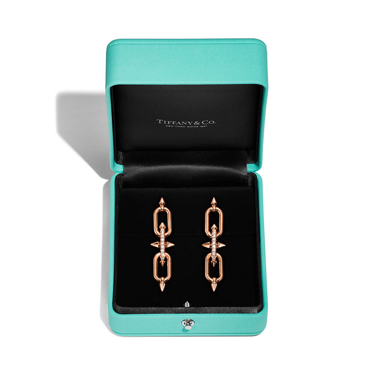 Tiffany Titan by Pharrell Williams:Earrings in Rose Gold with Diamonds image number 5