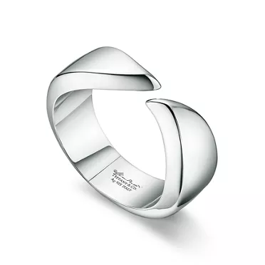 Elsa Peretti&reg;:Feather Cuff in Sterling Silver, 2