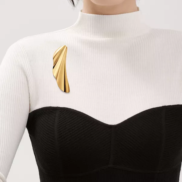 Broche High Tide de oro amarillo