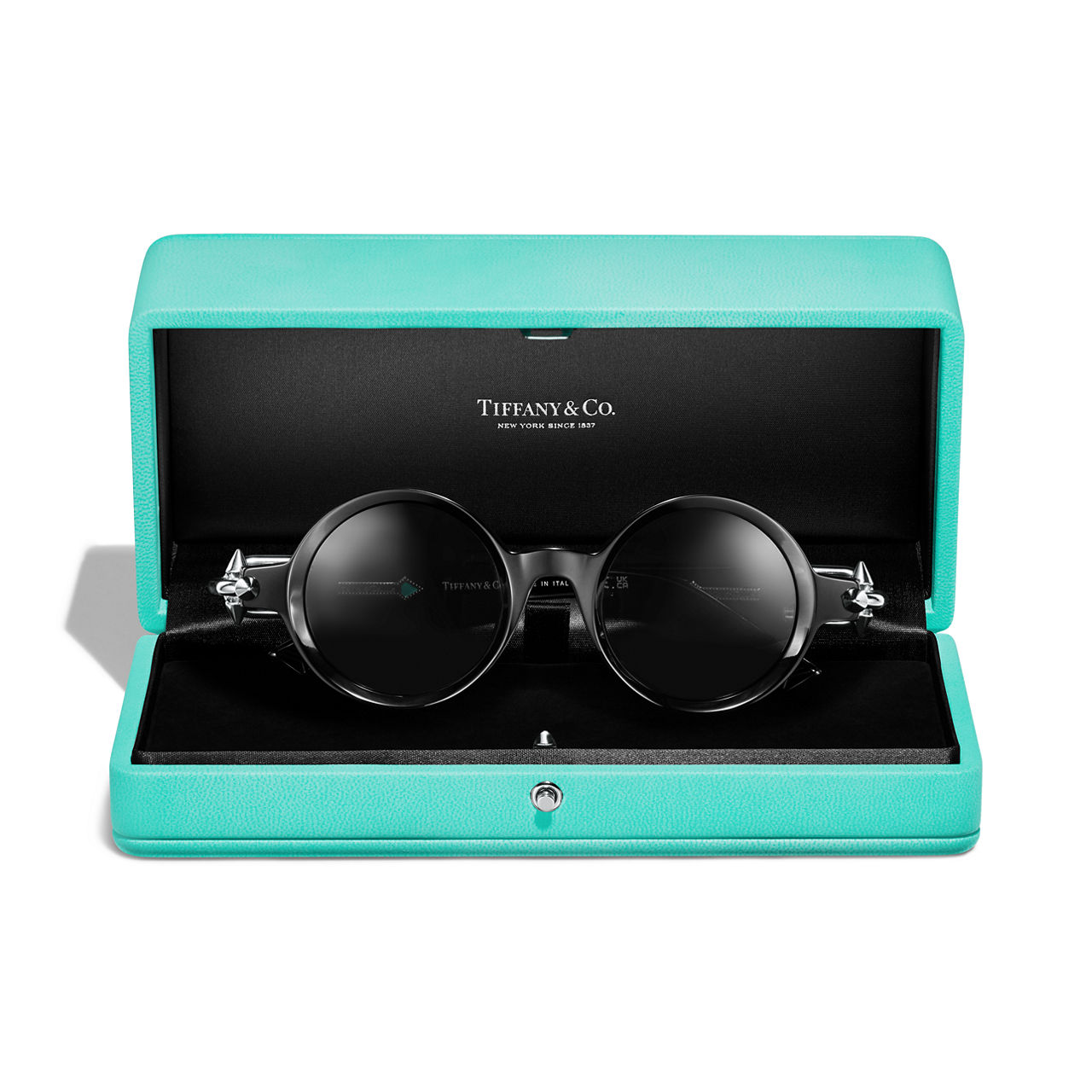 Collezione Tiffany Titan by Pharrell Williams:Occhiali da sole ARCHITECT in acetato nero numero immagine 3