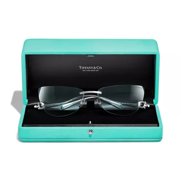 Tiffany HardWear:Sunglasses in White Gold-plated Metal with Tiffany Blue&reg; Lenses, 3