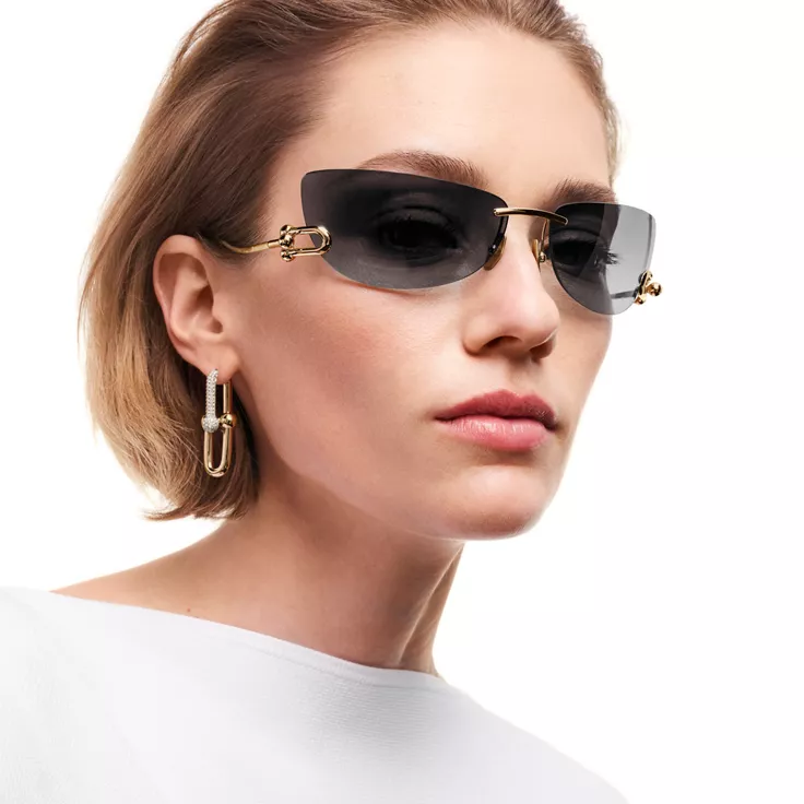 Tiffany HardWear:Sunglasses in Gold-plated Metal with Tiffany Blue&reg; Lenses, 1