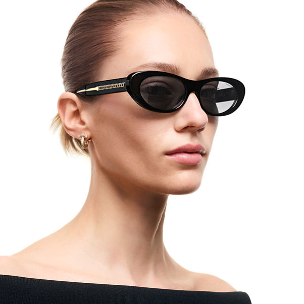Tiffany T:Solaires en acétate noir et verres gris foncé