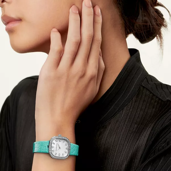 28 mm Cushion-shaped Watch in White Gold with Diamonds and a Mother-of-pearl Dial