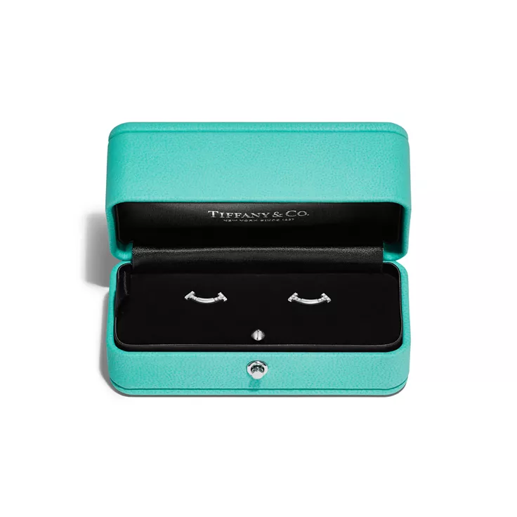 Tiffany T:Smile Mini Earrings in White Gold with Diamonds, 4