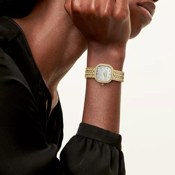 Tiffany Eternity:Reloj de oro amarillo con diamantes y esfera de nácar