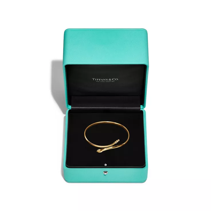 Elsa Peretti®:Bracelet jonc Serpent en or jaune 18 carats et diamants, 5