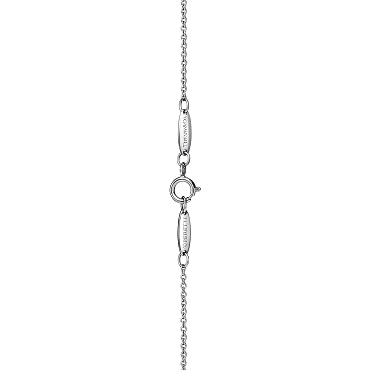Elsa Peretti&reg;:Mini Feather Pendant in Platinum with Pav&eacute; Diamonds, 4