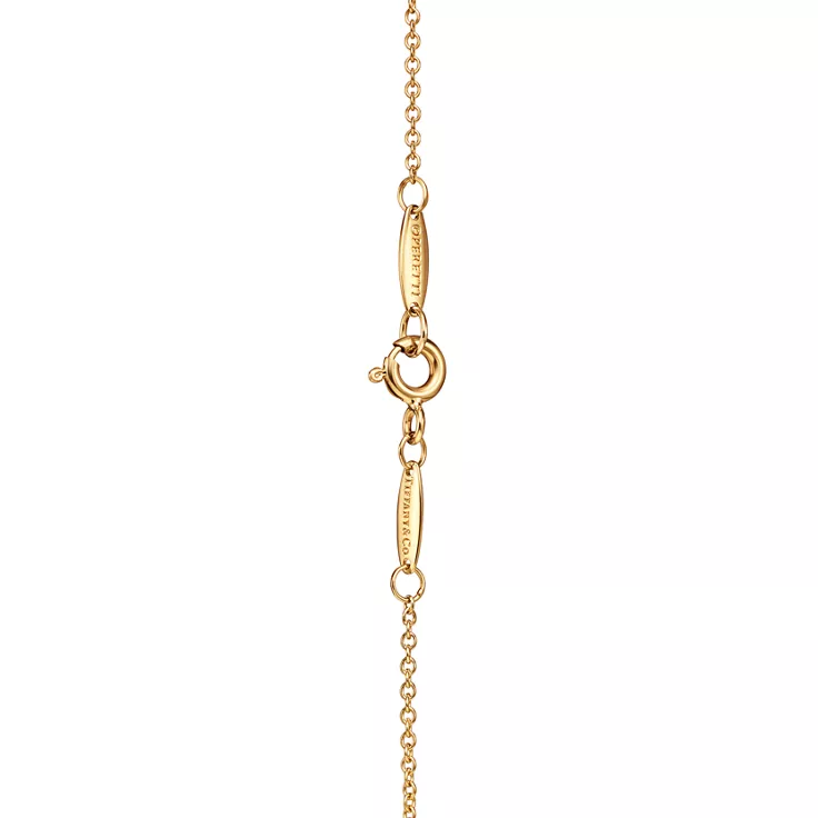 Elsa Peretti&reg;:Mini Feather Pendant in Yellow Gold with Pav&eacute; Diamonds, 4