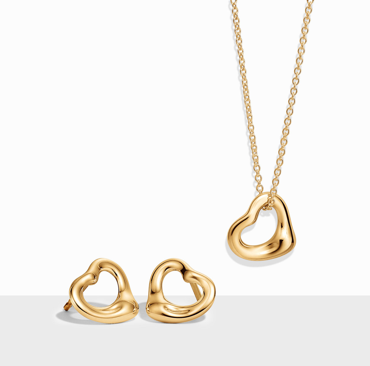 Elsa Peretti®:Open Heart Pendant and Earrings Set in Yellow Gold image number 0