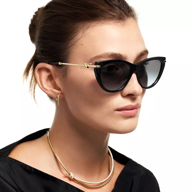 Tiffany Knot:Sunglasses in Black Acetate with Gray Gradient Lenses, 1