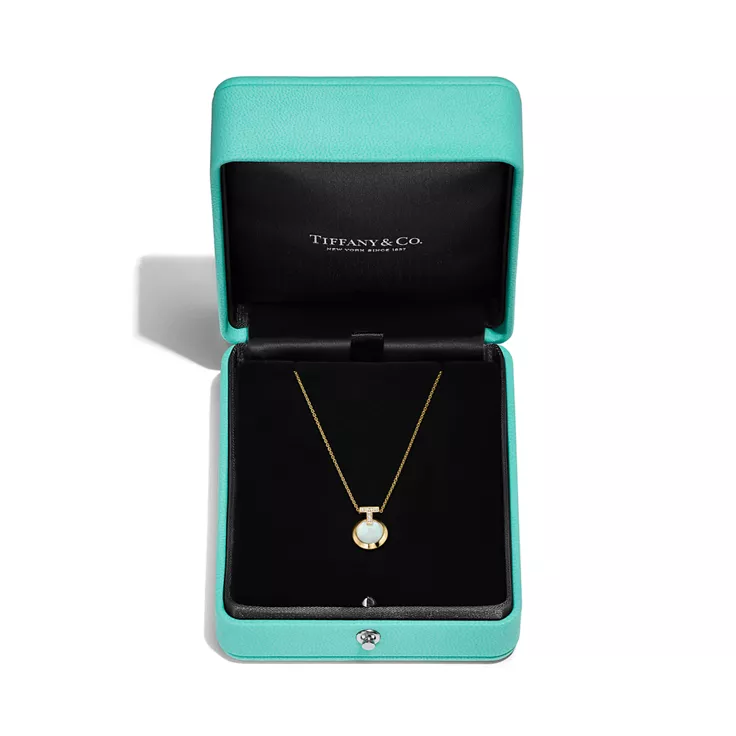Tiffany T:Pendentif Cercle r&eacute;versible T1 en or 18 carats, turquoise et nacre, 6
