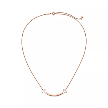 Tiffany T:Pendentif Smile en or rose 18 carats et nacre blanche. Medium., 2