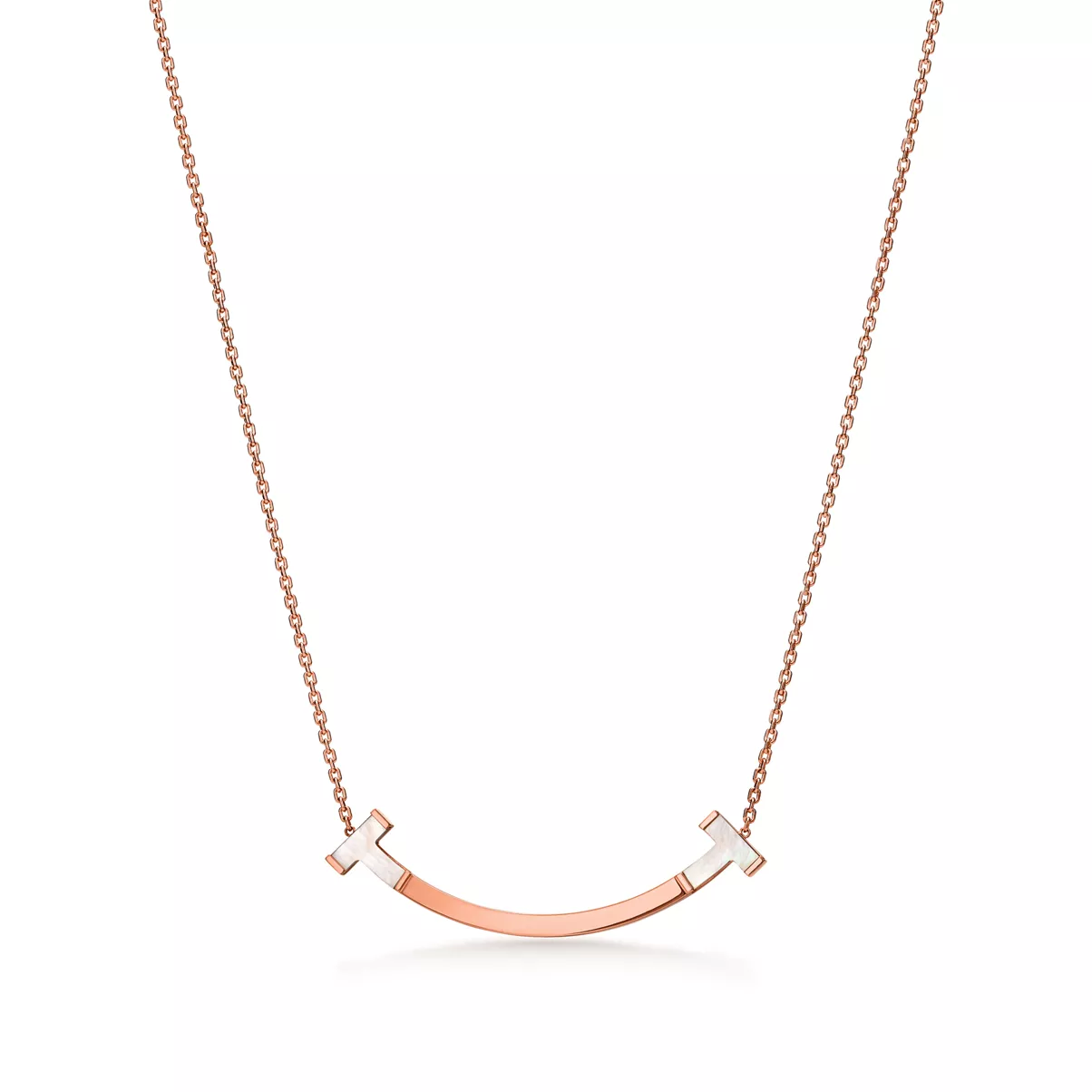 Pendentif Smile en or rose 18&nbsp;carats et nacre blanche. Medium.