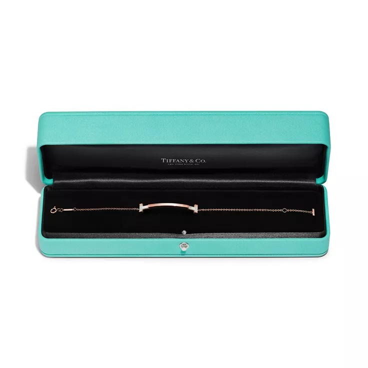 Tiffany T:Smile Medium Bracelet in Rose Gold with White Mother-of-pearl, 4