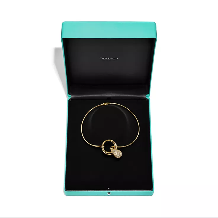 Elsa Peretti&reg;:Teardrop Necklace in Yellow Gold with Pav&eacute; Diamonds, 5
