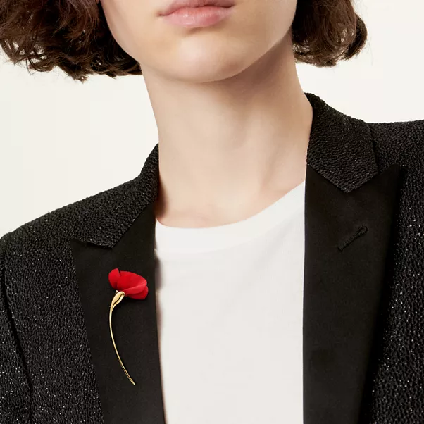 Elsa Peretti&reg;:Broche Amapola en or jaune 18&nbsp;carats et soie rouge