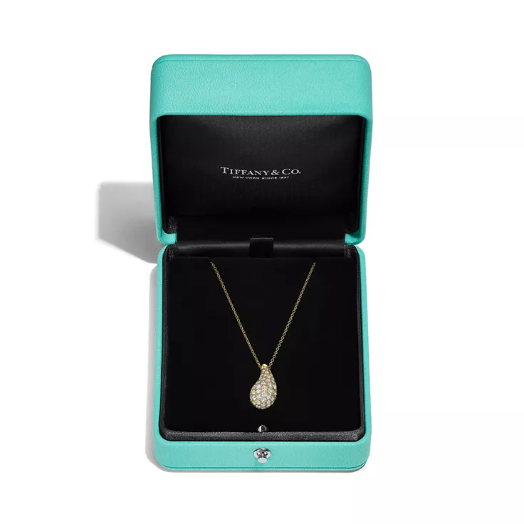 Elsa Peretti&reg;:Teardrop Pendant in Yellow Gold with Pav&eacute; Diamonds, 5