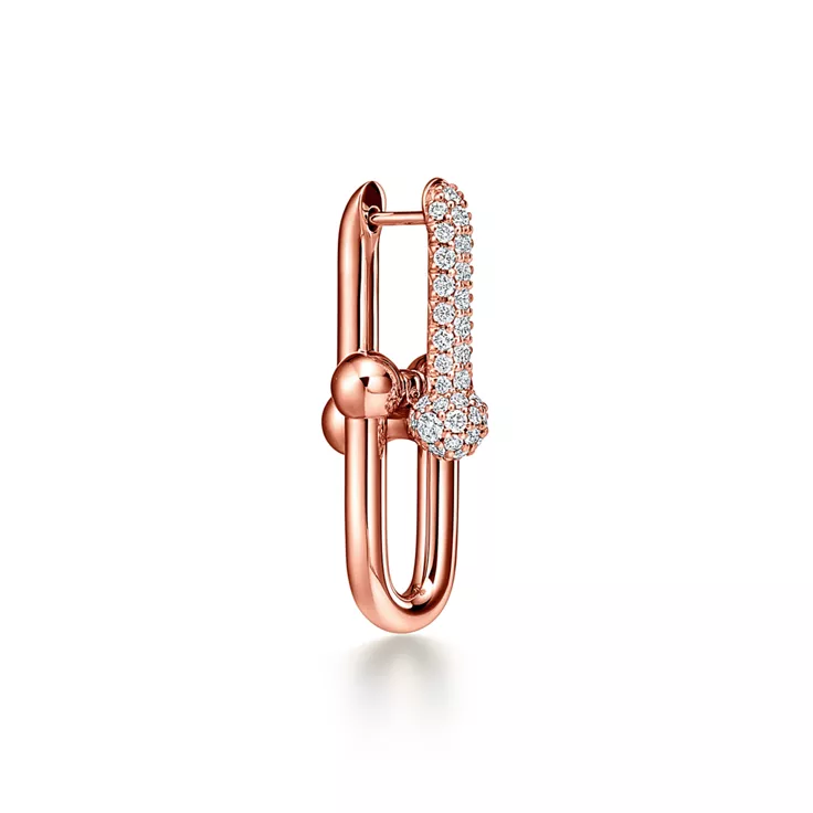 Collezione HardWear by Tiffany:Orecchini a maglie medie in oro rosa con diamanti, 1