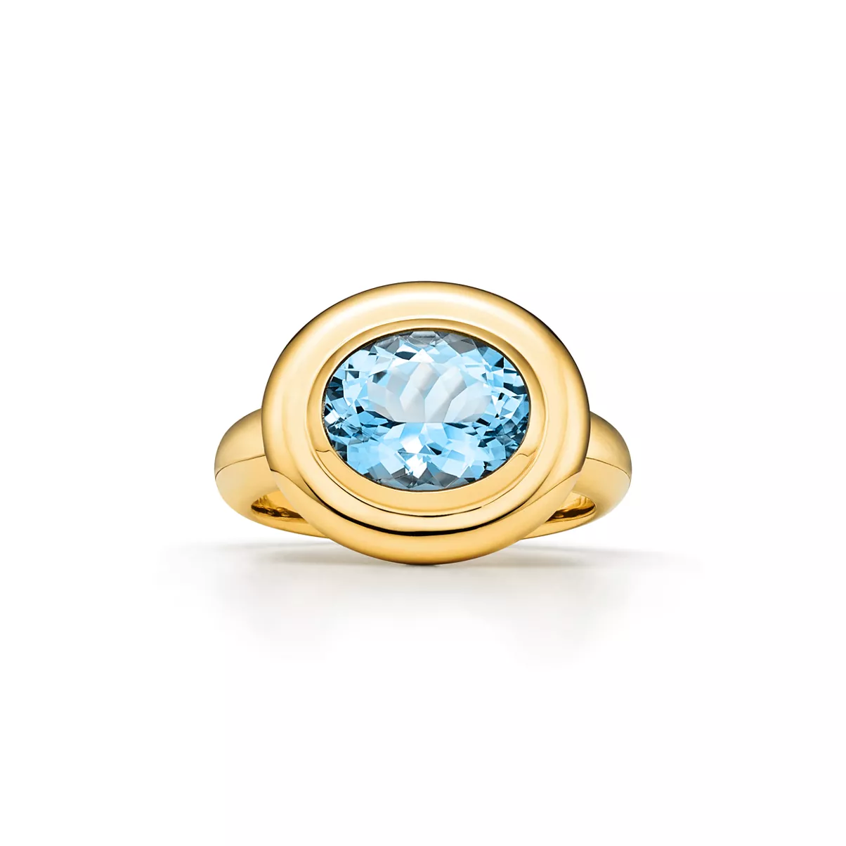 Small Oval Aquamarine Ring in Yellow Gold