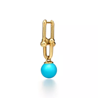 Collezione HardWear by Tiffany:Orecchini Bead a maglie piccole in oro giallo con turchese, 3